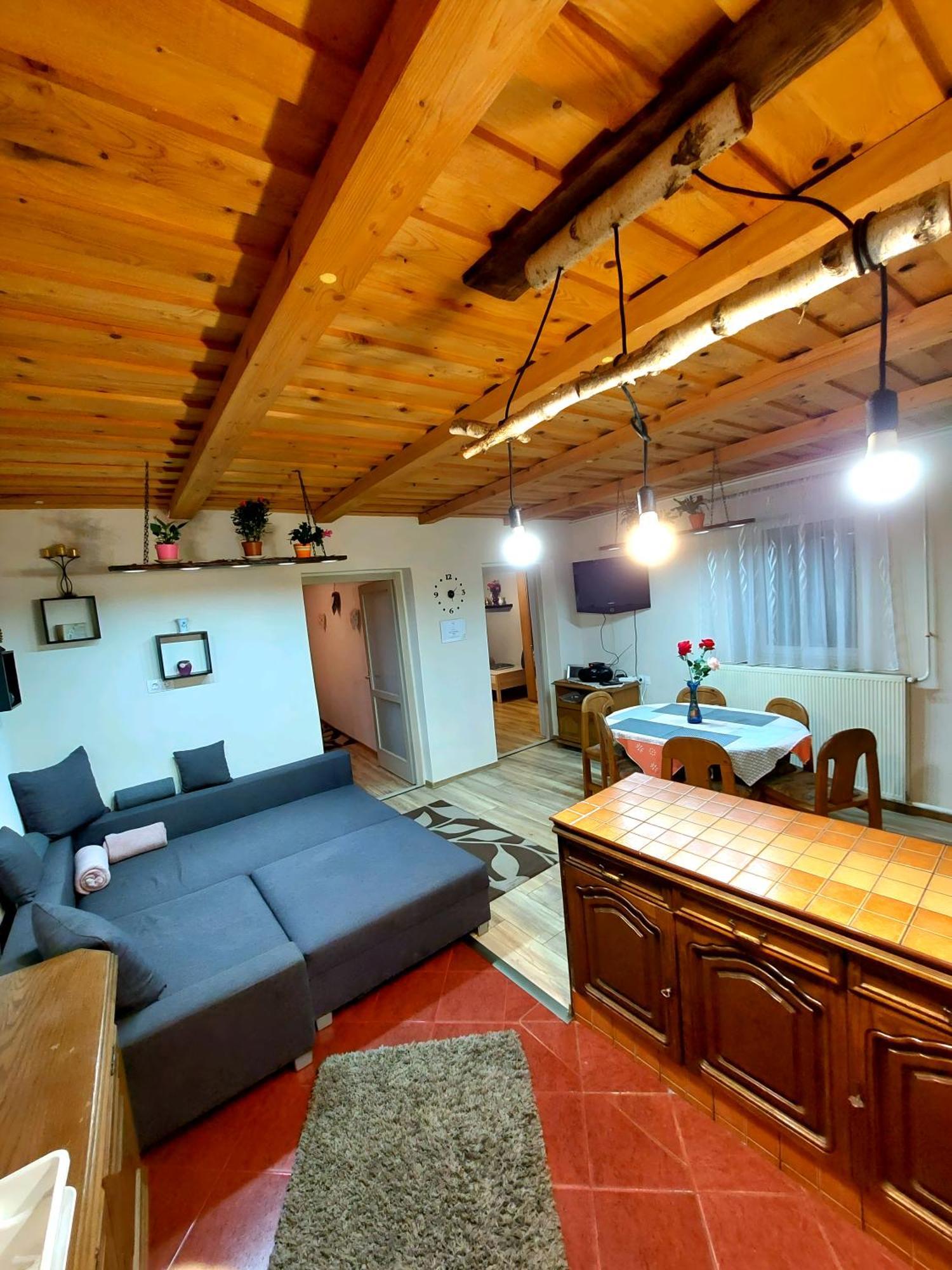 Kata Vendeghaz Apartment Satoraljaujhely Luaran gambar